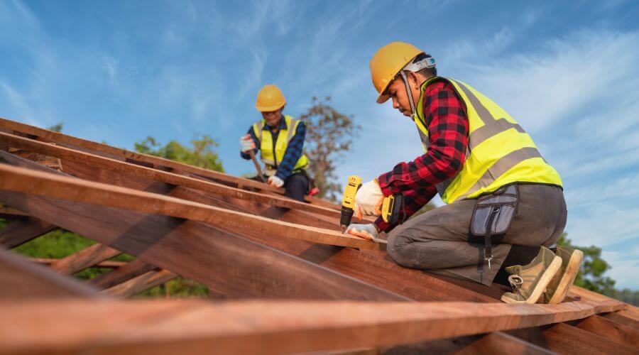 Professional gutter cleaning in West River, MD